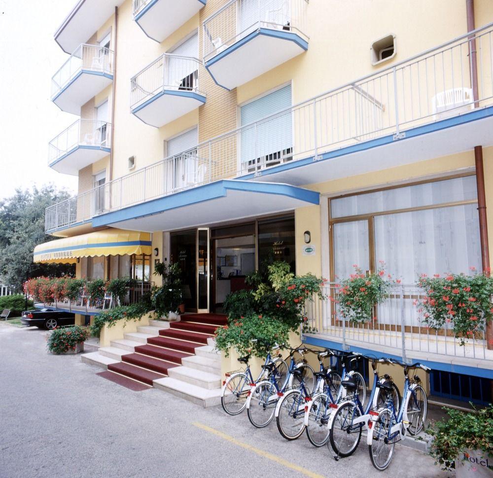 Hotel Azzorre Lido di Jesolo Exterior foto